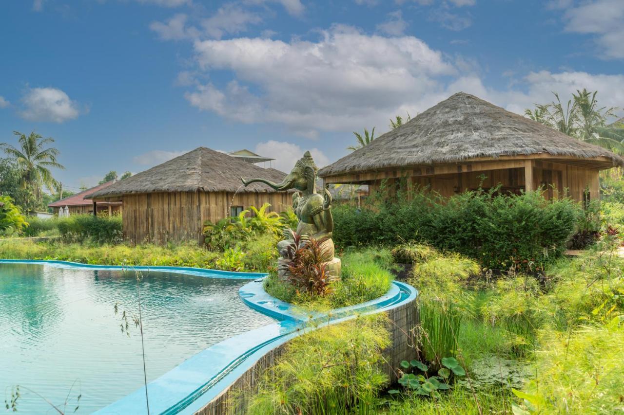 Authentic Khmer Village Resort Siem Reap Exterior photo