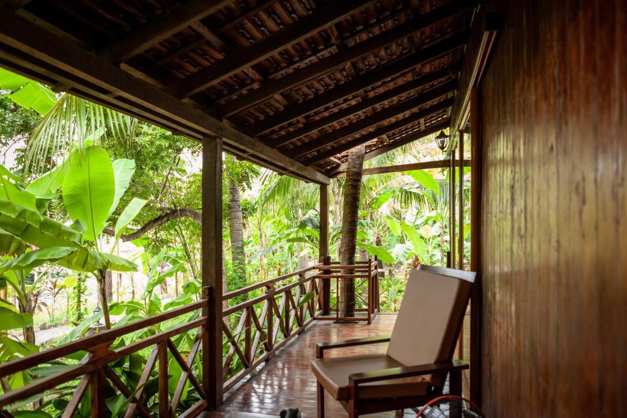 Authentic Khmer Village Resort Siem Reap Exterior photo